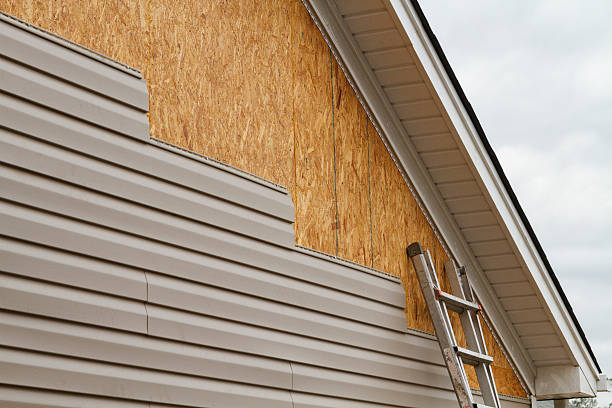 24/7 Emergency Siding Repair experts in Bloomington, IL